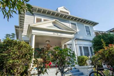 Main picture of 1179 W 28th St