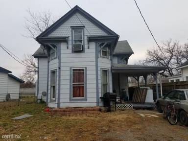 Main picture of 704 East St
