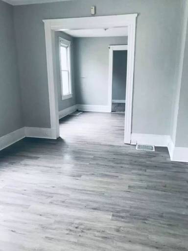 Main picture of 7621 Star Ave