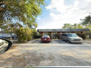 Main picture of 5826 NW 23rd St