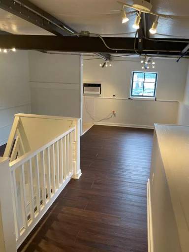 Main picture of 1304 East Market St