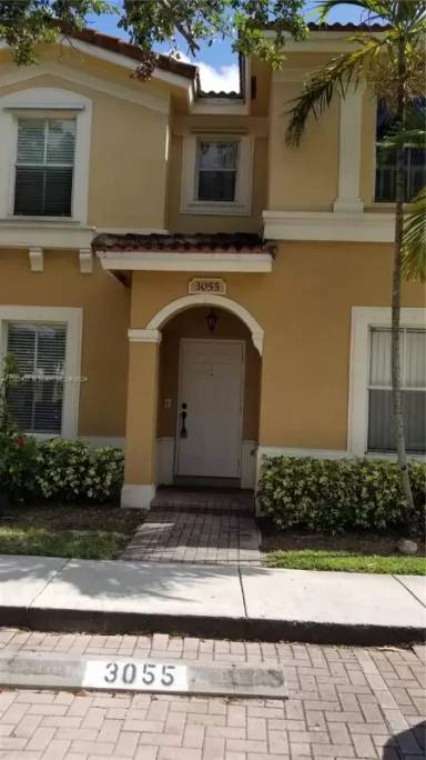 Main picture of 3055 SW 129th Way