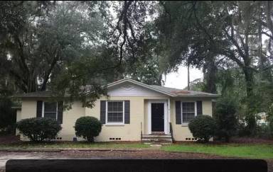 Main picture of 4 SW 25th St