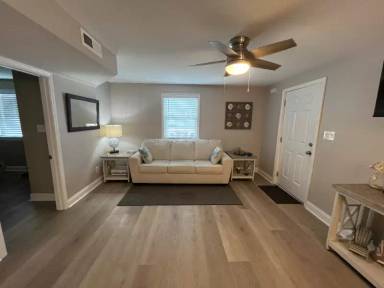 Main picture of 213 15th Ave S