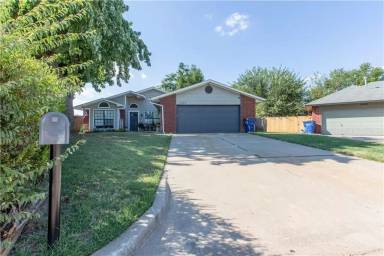 Main picture of 1033 W Ridgehaven Way