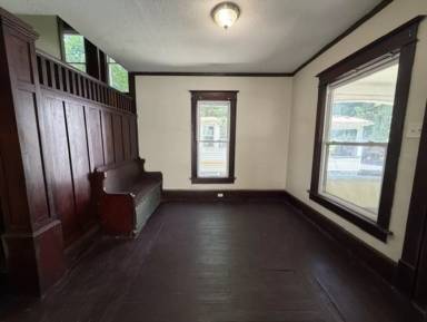 Main picture of 768 Beardsley St
