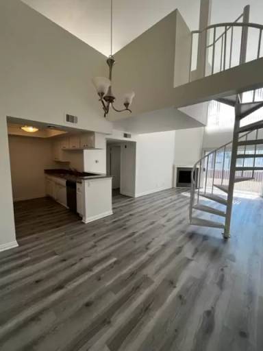 Main picture of The Premier on Moorpark