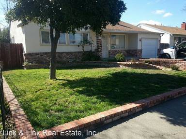 Main picture of 365 Acacia St