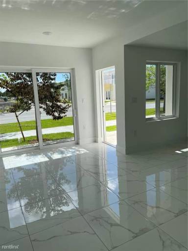 Main picture of 25850 SW 144th Ave