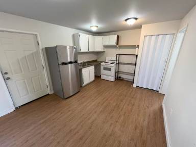 Main picture of 206 2nd St SE