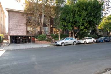 Main picture of 1865 Greenfield Ave