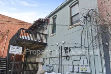 Main picture of 415 N Neil St