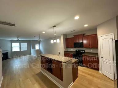 Main picture of 9974 Evergreen Terrace Dr