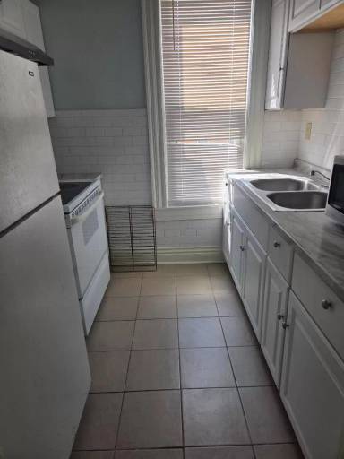 Main picture of 1558 Bardstown Rd