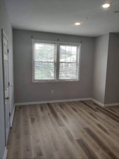 Main picture of 1621 W Oxford St