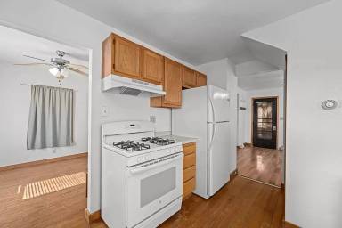 Main picture of 2025 S Bluff Blvd