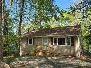 Main picture of 6308 Lakeshore Dr