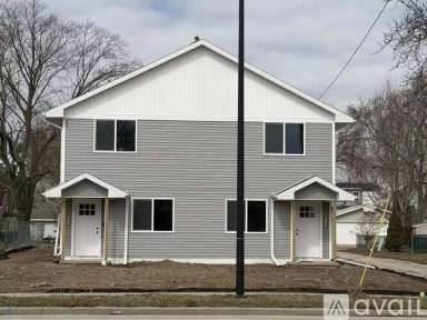 Main picture of 815 N Webster Ave