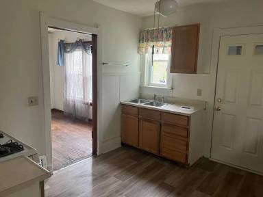 Main picture of 919 Nesslewood Ave