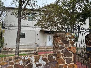 Main picture of 2932 Haynie St