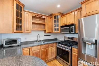 Main picture of 21 Dorr St
