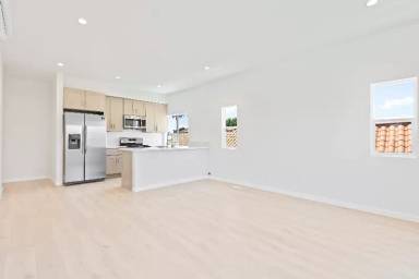 Main picture of 5232 1/2 W 20th St