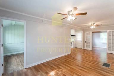 Main picture of 5833 Maywood Ave