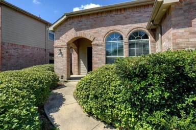 Main picture of 1309 Mockingbird Dr