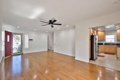Main picture of 4938 Pearce Ave