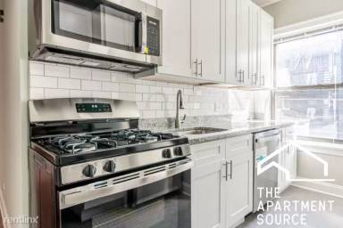 Main picture of 5235 N Winthrop Ave