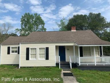 Main picture of 17983 Main St
