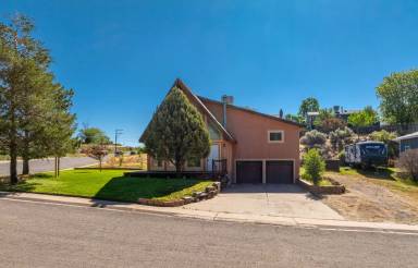 Main picture of 698 Moki Ave