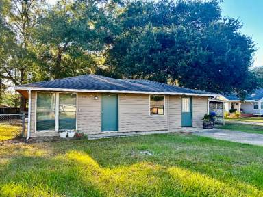 Main picture of 1115 N Texas St