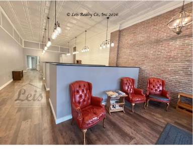 Main picture of 13 E Main St
