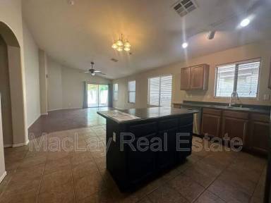Main picture of 45560 W Tulip Ln