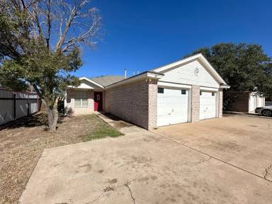 Main picture of 111 Magnolia St