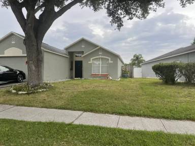 Main picture of 24927 Hyde Park Blvd