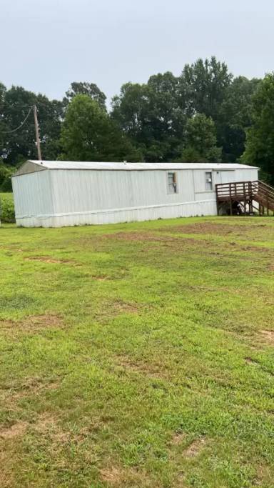 Main picture of 209 Lee Frye Rd