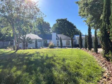 Main picture of 916 Spring Hill Ct