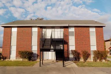 Main picture of 1801 Cedarhill Dr