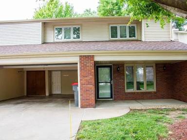 Main picture of 7500 South St