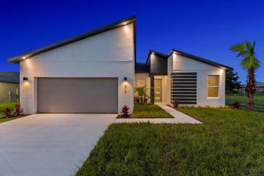 Main picture of 399 Begonia Ct