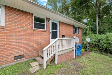 Main picture of 1524 N Roxboro St