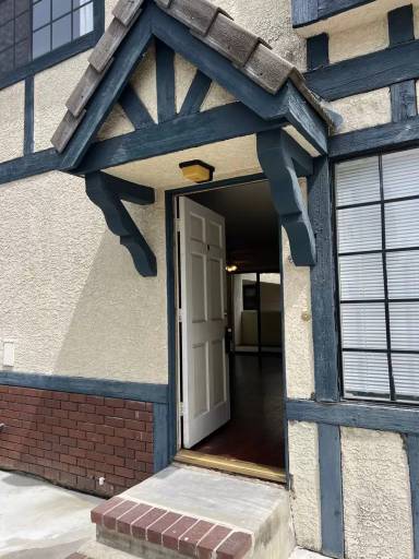 Main picture of 709 W Duarte Rd