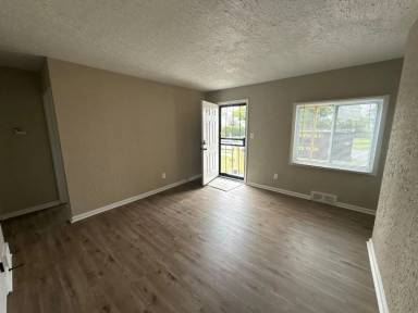 Main picture of 18525 McCormick St