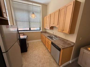 Main picture of 11 Fremont St