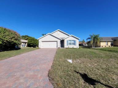 Main picture of 334 SW 25th Ave