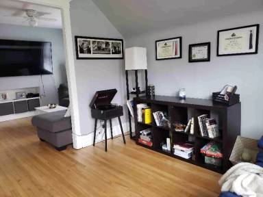 Main picture of 2243 N Kilbourn Ave