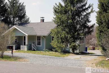 Main picture of 1018 Quince Orchard Rd