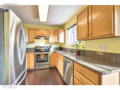 Main picture of 1012 Cuerto Ln